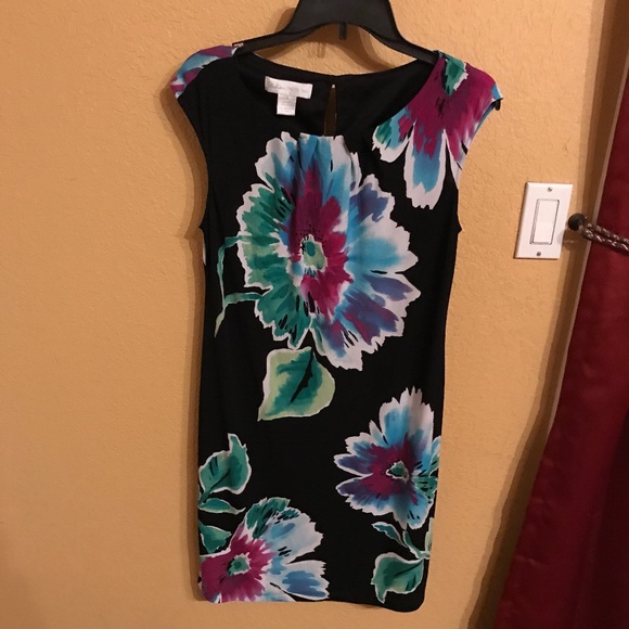 Flowered dress - Picture 1 of 2